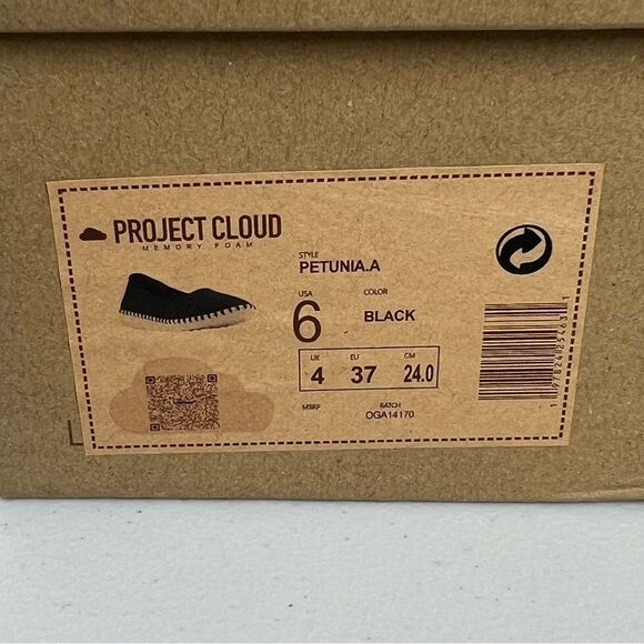 New In Box Project Cloud Petunia Black Flat Pull On Sneakers Size 6 EU 37 - Picture 7 of 10